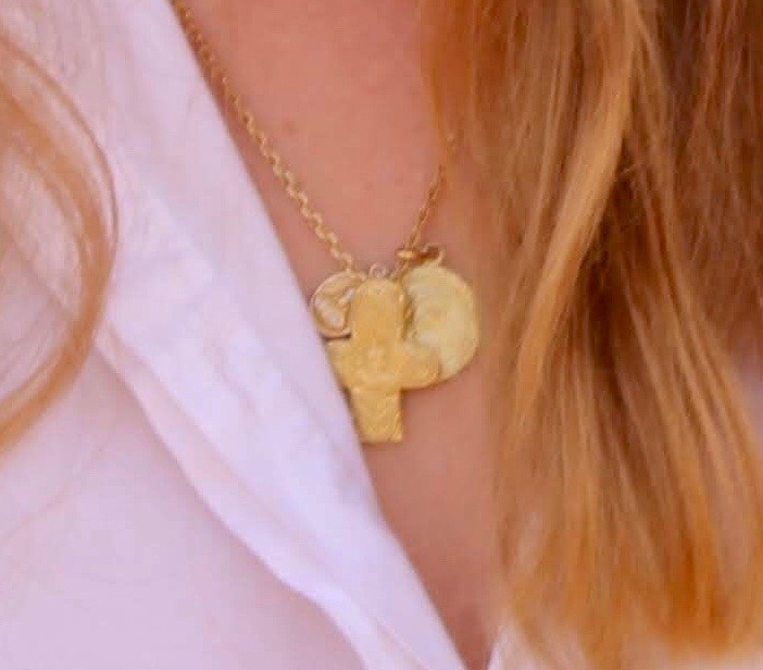 Perdu chaîne de baptême avec pendentifs sur le Monte Renoso (Ghisoni, Haute-Corse)