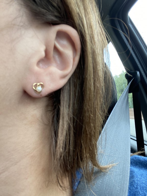 Boucle d’oreille en or