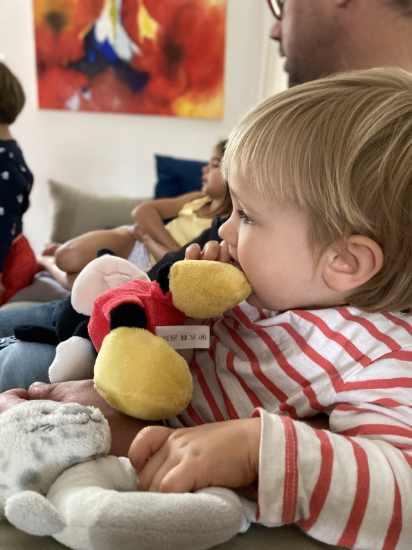 Peluche mickey dans Saint Malo intra muros