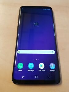 Perdu Samsung Galaxy S9+ noir avec coque bleu marine et verre trempé un peu fissuré