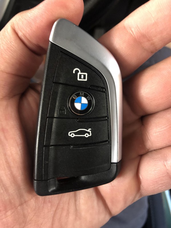 Trousseau de clé, clé de voiture bmw et moto Kawasaki