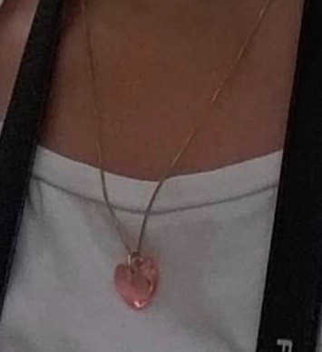 Perdu chaine en or et pendentif Swarovski à Nogent sur Marne ou Centre commercial Val de Frontenay
