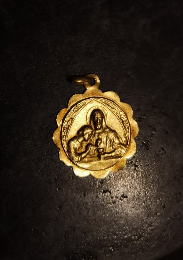 Médaillon de bapteme trouvé à Pornic
