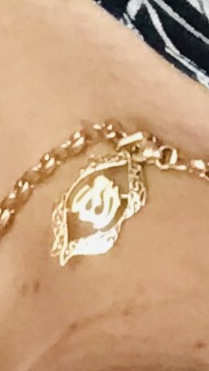 Perdu collier avec pendentif D’or
