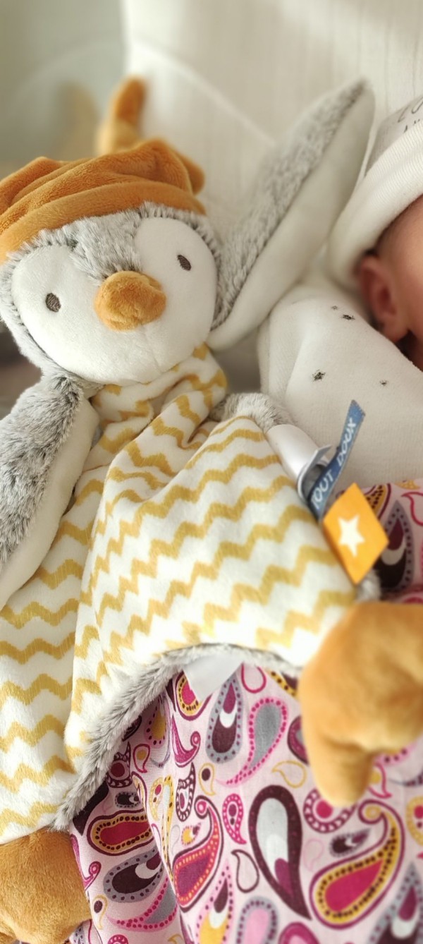 Doudou Pingouin jaune