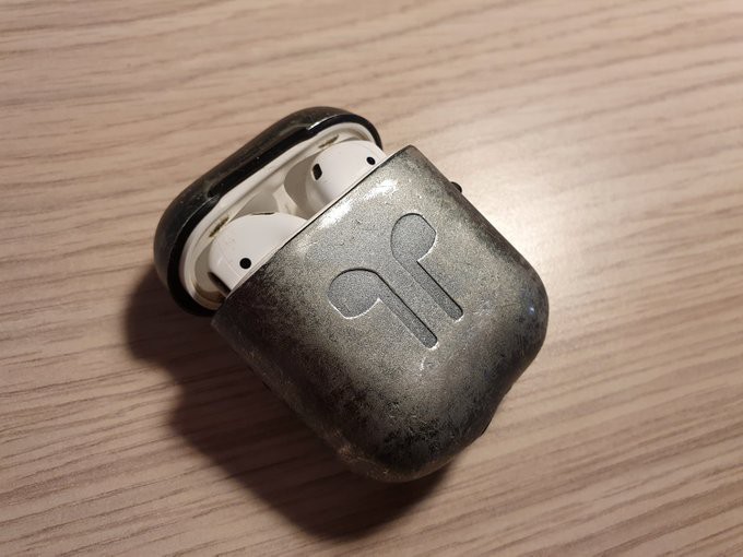 Airpods trouvé à Paris 9eme. Rue de Chateaudun