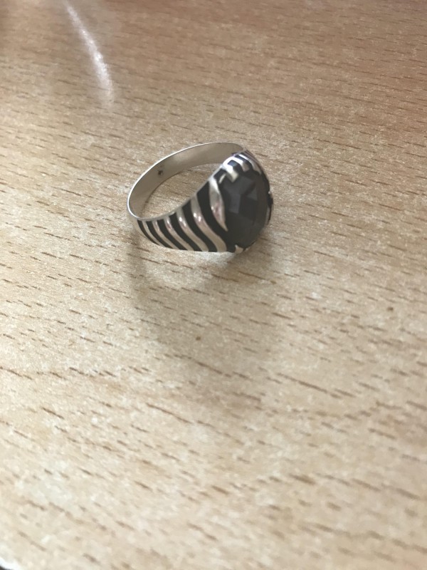 Bague argent , trouvé à amiens, rue richard de fournival