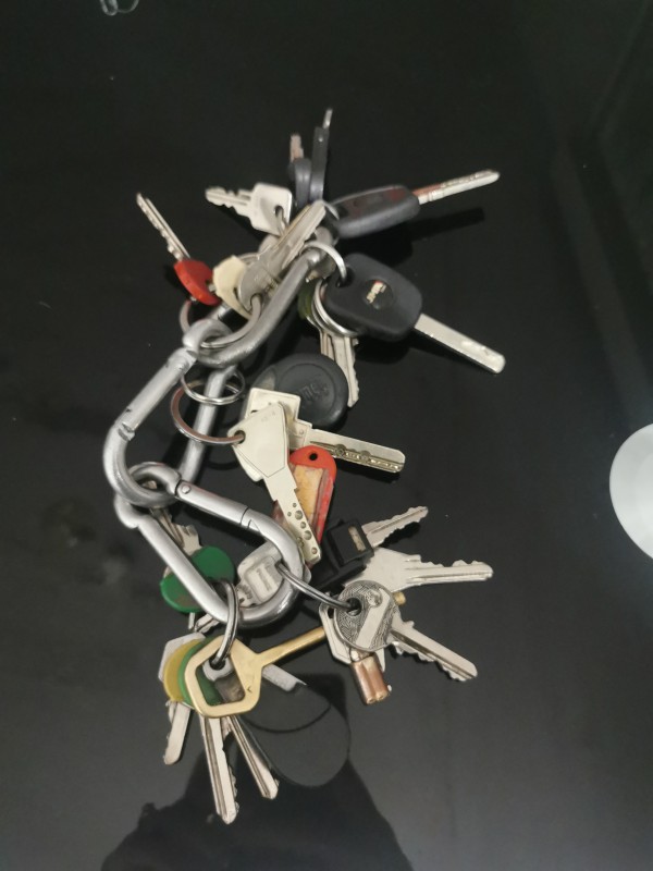 Trouvé gros trousseau de clés