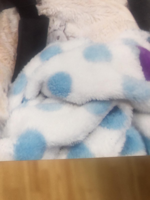 Doudou couverture blanche à pois bleu