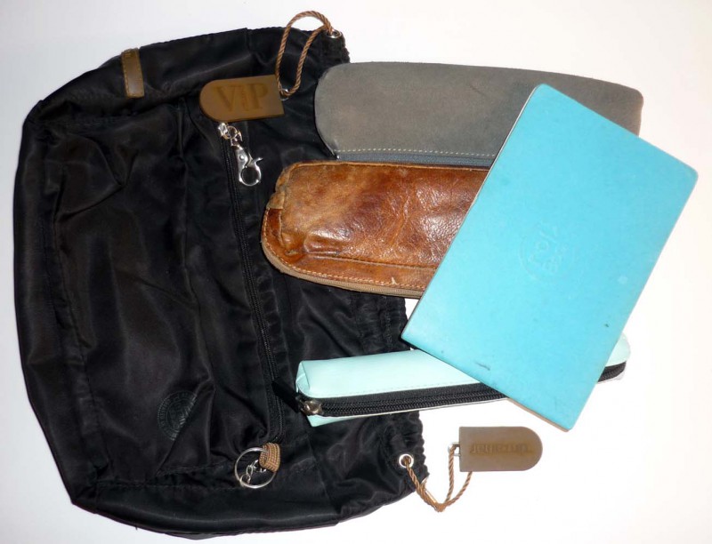 Petit sac à main avec matériel dessin