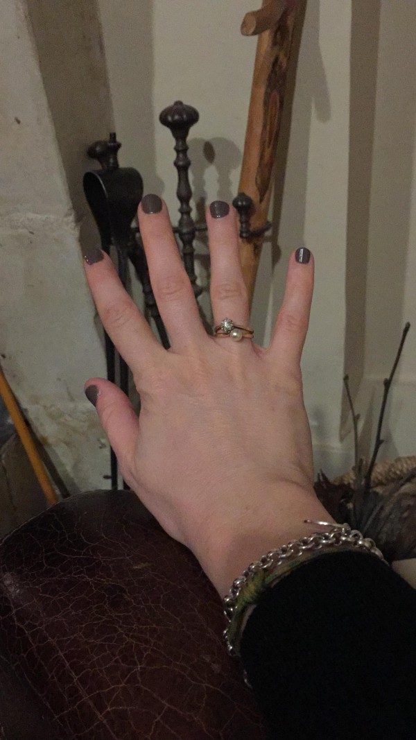 Bague or jaune avec un diamant et une perle de culture