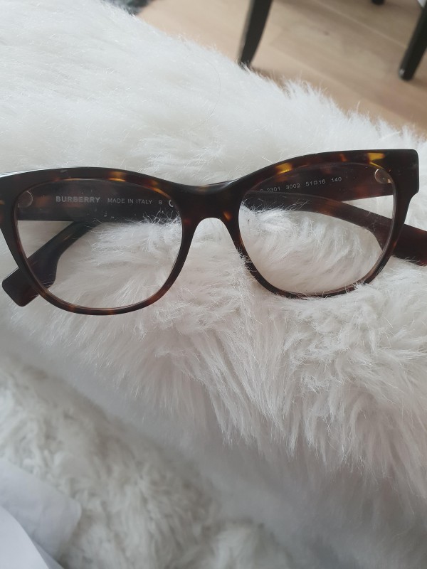 Lunettes de vu avec cadre marron a chatenay malabry