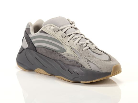 Perdu chaussure gauche Adidas Yeezy, secteur Gare Poitiers
