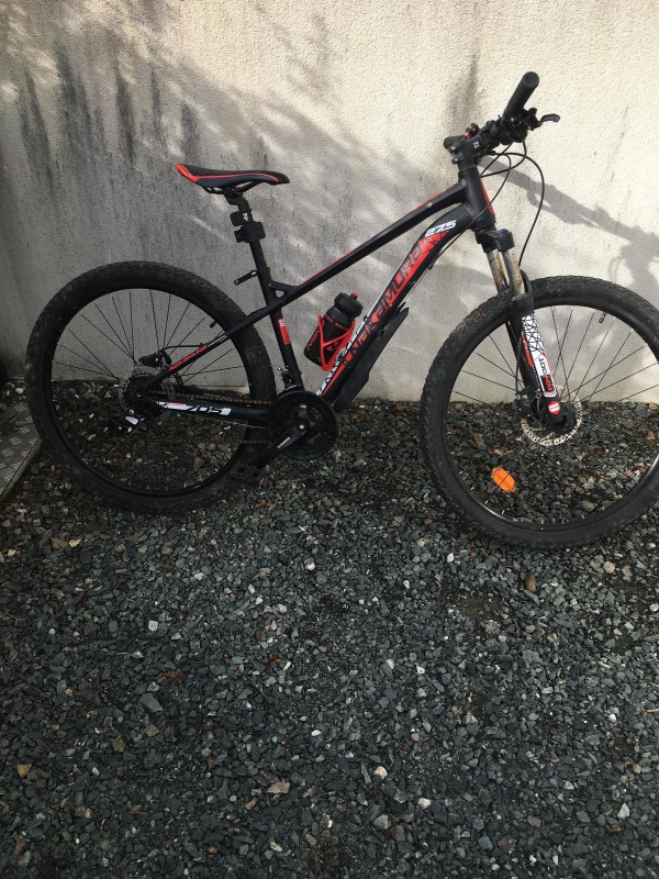 Vtt 27,5 nakamura trouvé Place de la Chaume à Périgny 17180