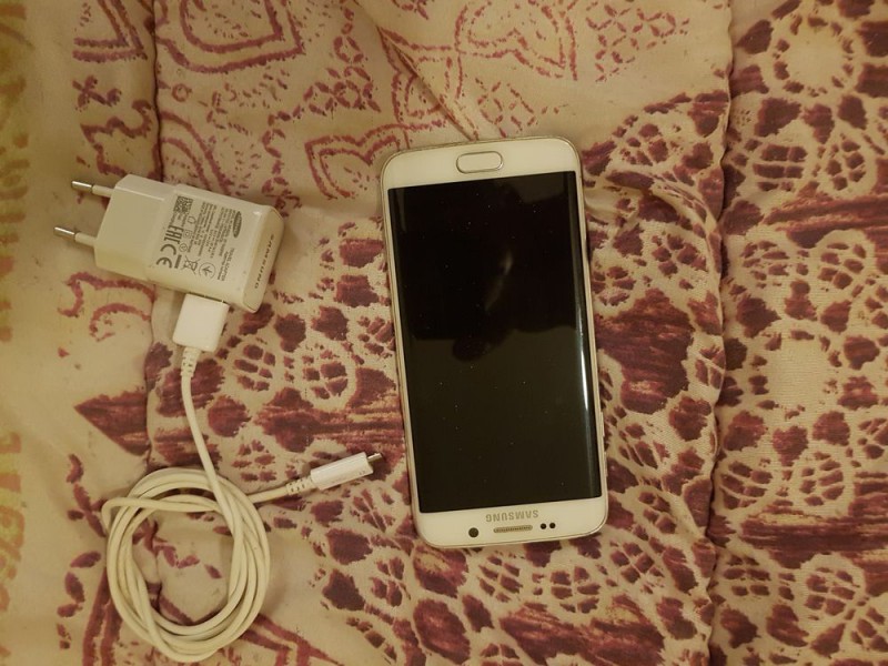 TELEPHONO SAMSUNG BLANC (coque : verre à vin)