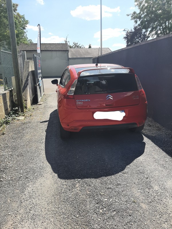 C4 coupé rouge volée Poitiers