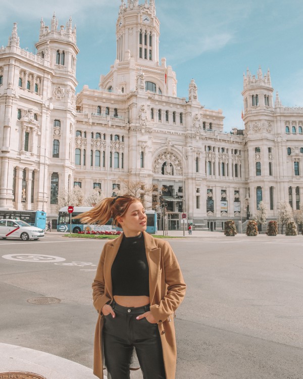 Manteau oublié dans l’avion UX1025 de Madrid