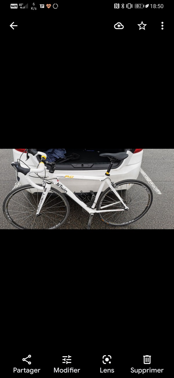Vélo de route blanc btwin