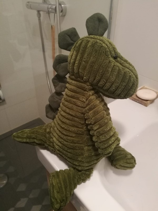 Doudou Dinosaure trouvé 75010 métro Jacques Bonsergent