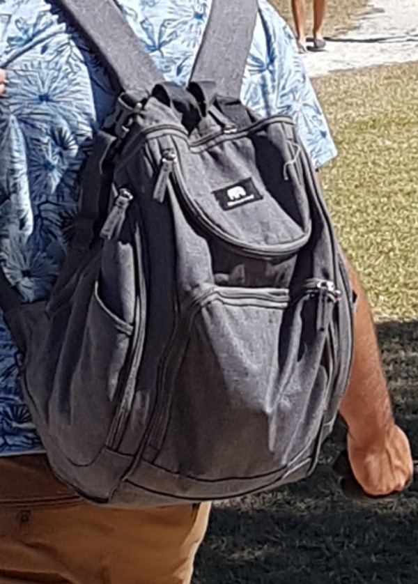 Sac à dos gris