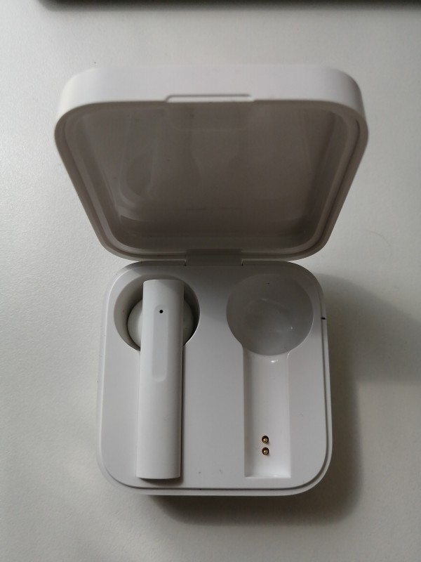 Perdu écouteur sans fil blanc oreille droite