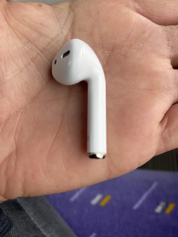 AirPods