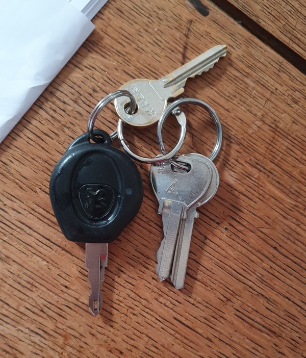 Clé de voiture trouvé à Place Maréchal de Lattre de Tassigny