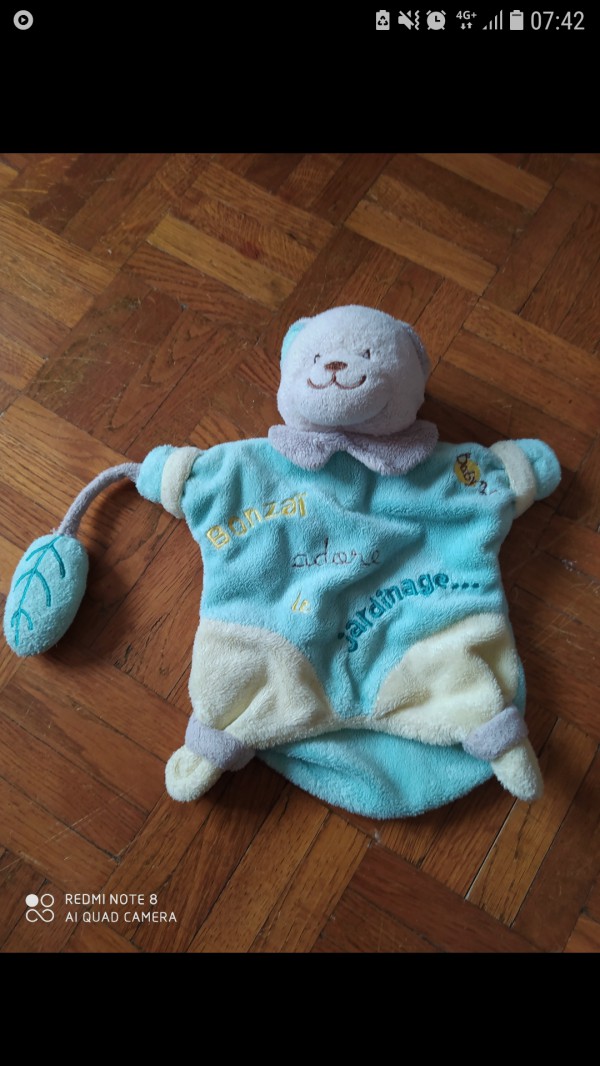 Perdu doudou marionnette chat jaune et vert