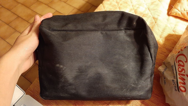Pochette noire à 2 poches