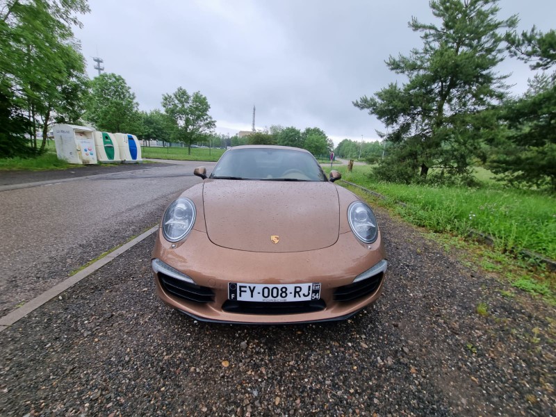 Porsche 911 couleur rare.