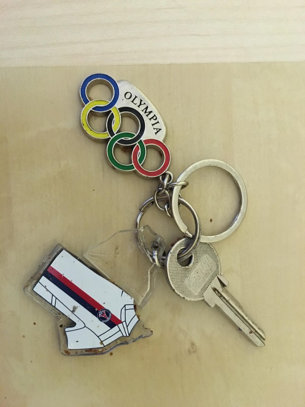 CLE AVEC PORTE CLE