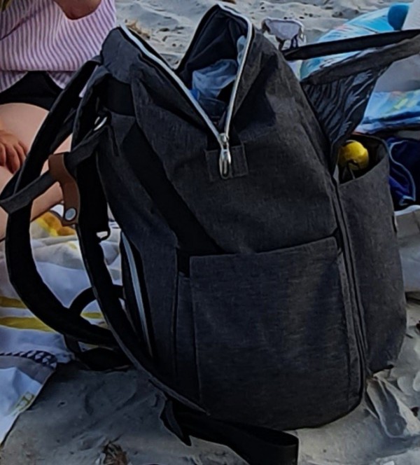 PERDU SAC A LANGER FORME DE SAC A DOS GRIS CONTENANT UN CARNET DE SANTE AU NOM DE [nom masqué]