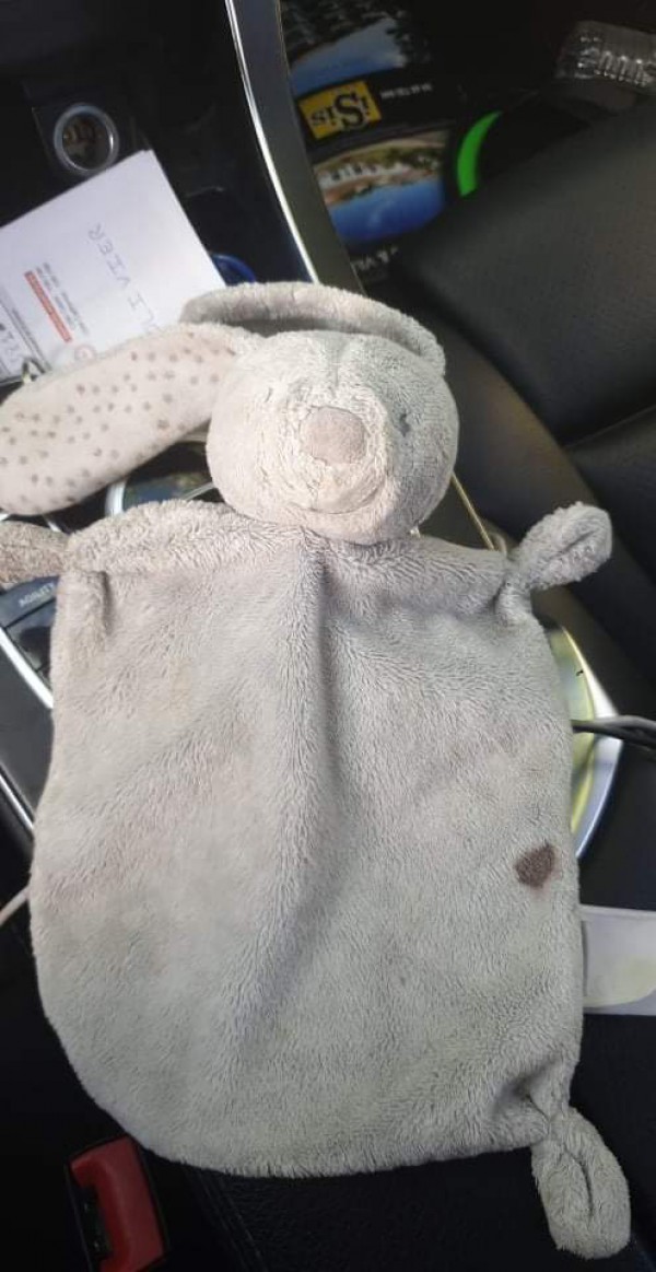 Doudou lapin plat gris