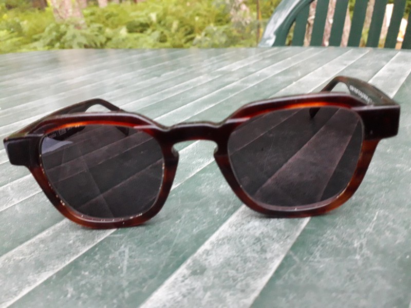 Paires de lunettes de vue marron Iconik Cat 2