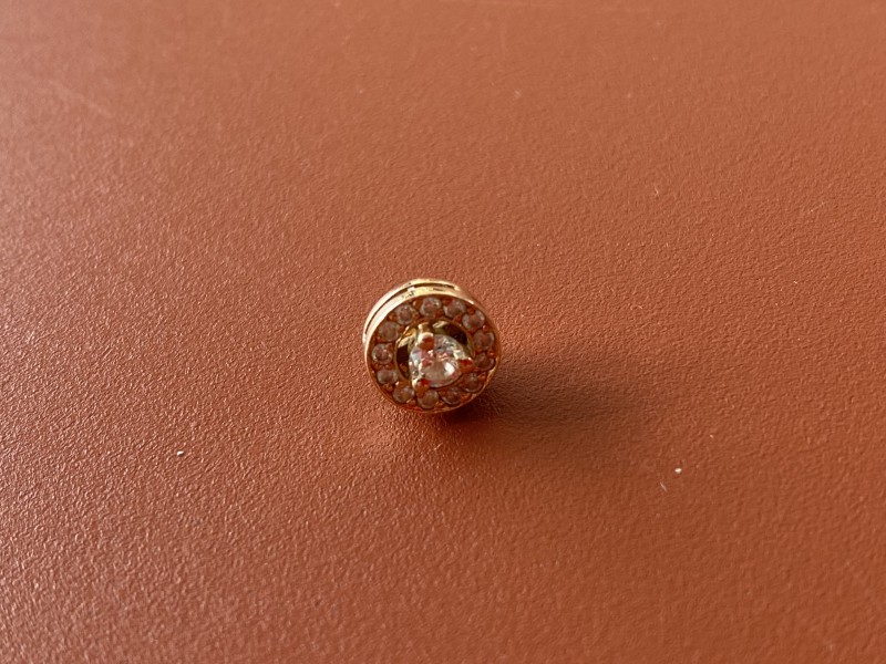 Boucle d oreille fixe