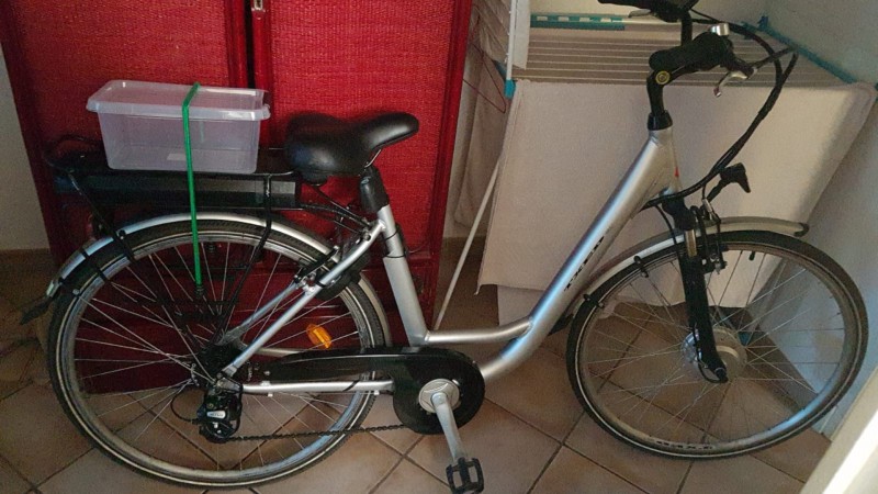 Velo electric mixte gris volé a cerbère