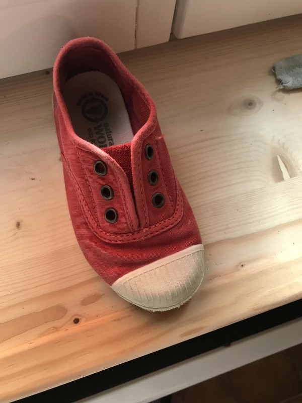 Une chaussure enfant