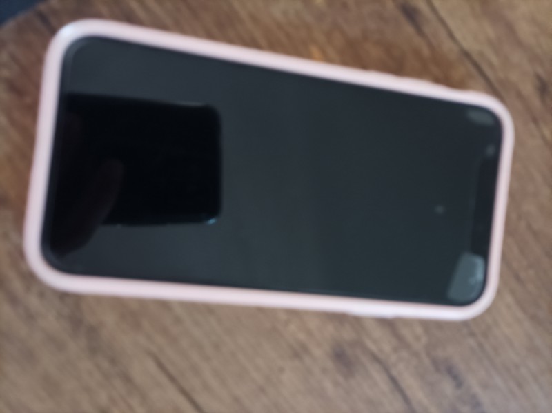 Trouve iphone 11(je crois)