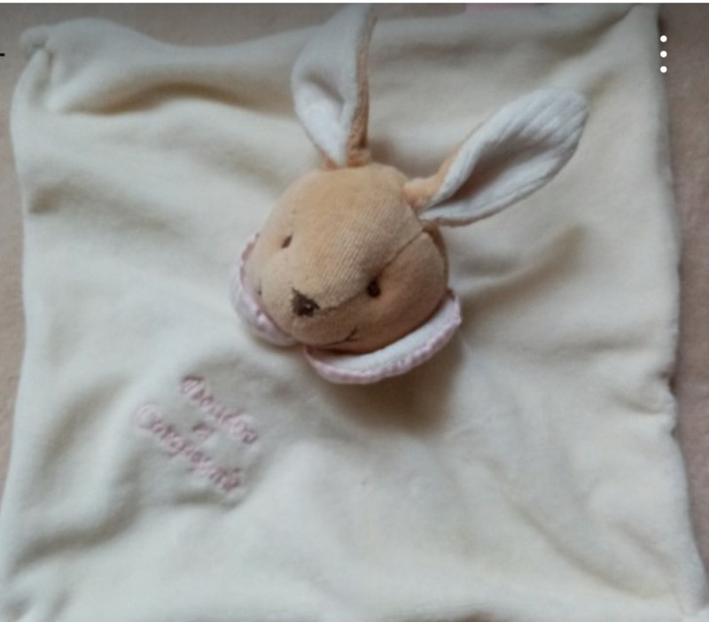 doudou lapin rose