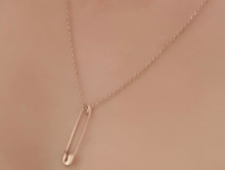 Collier aristocrazy avec pendenrtif epingle plaqué rose