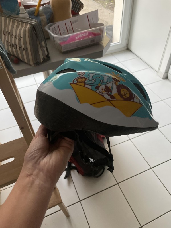 casque vélo trouvé parc de champagne
