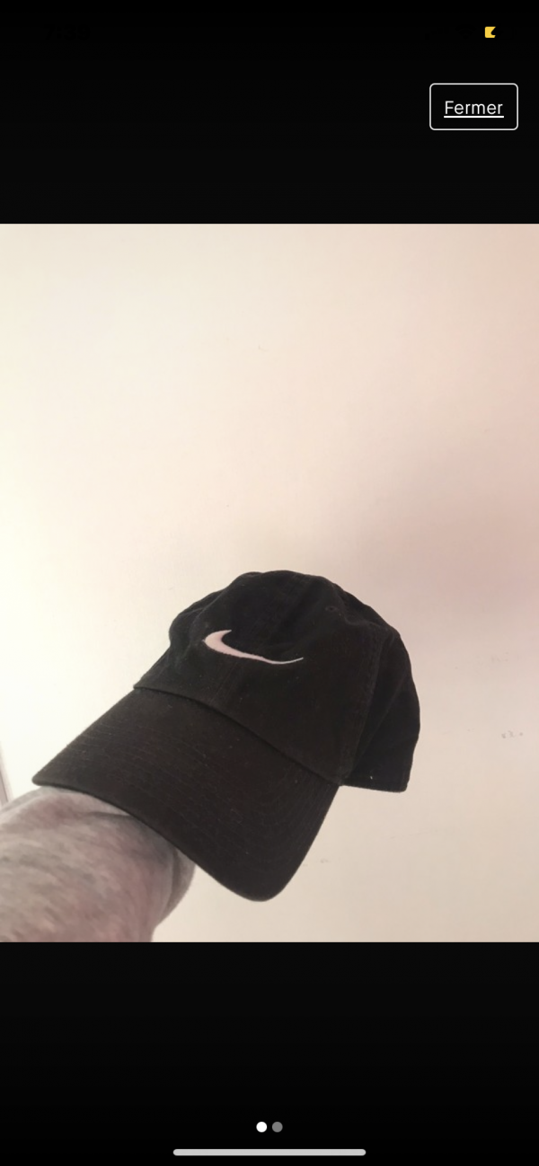 casquette nike noire, à Caen ligne 35 le 21/10/21