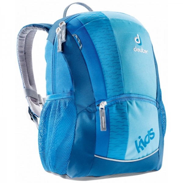 Sac à dos bleu enfant perdu à Paris, place de la Nation