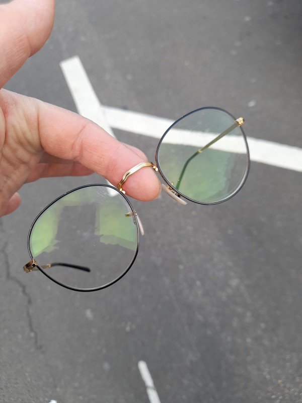 Lunettes de vue Ray ban trouvé à port de Dieppe
