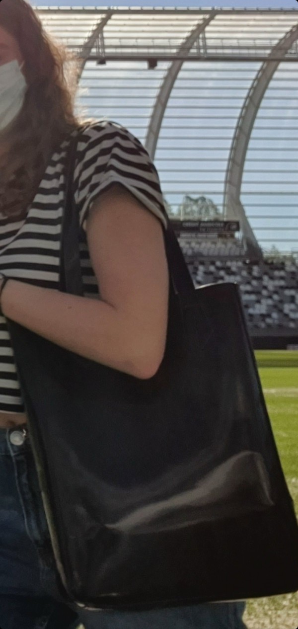 Sac à main noir avec porte feuille noir et clés, Boutonnet Montpellier