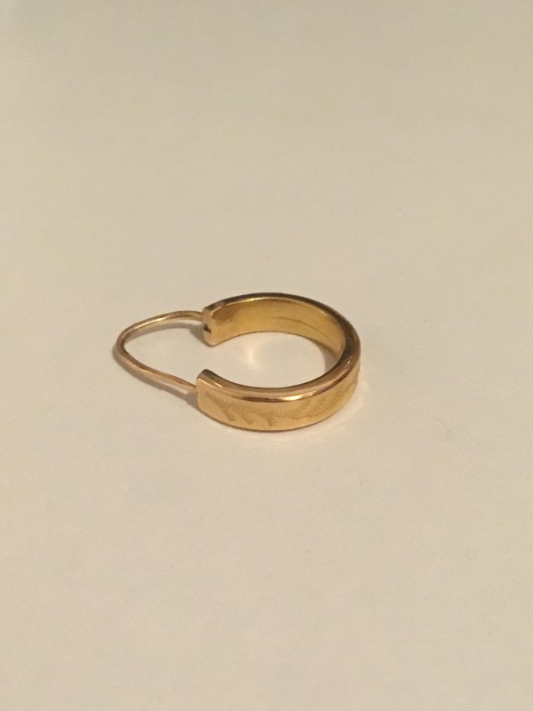 Petite boucle d'oreille