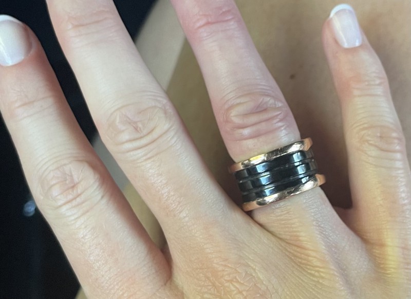 BVLGARI ring black/ rosé gold in Cannes / Rue d'Antibes / November, 26