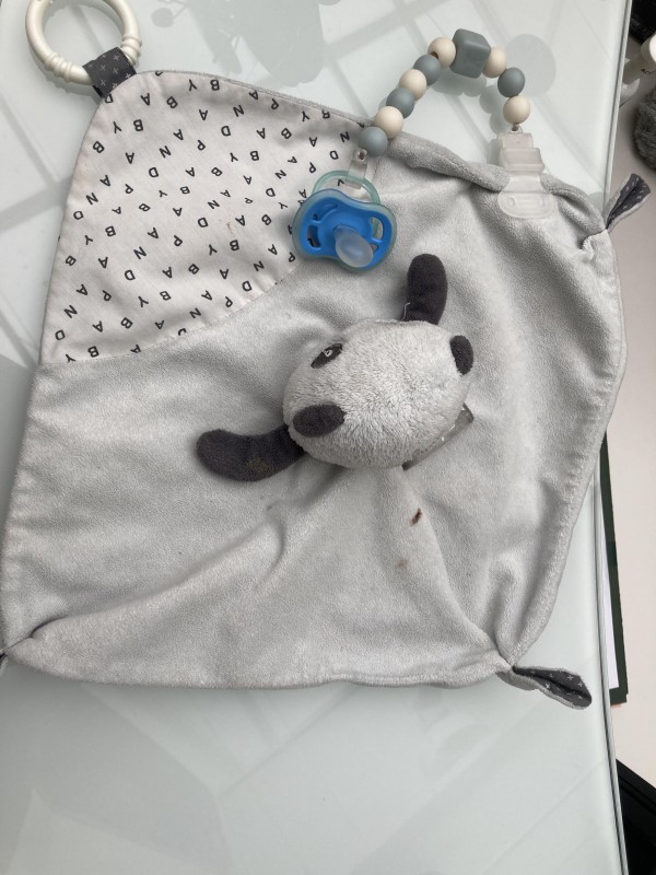 Trouve doudou avec sucette