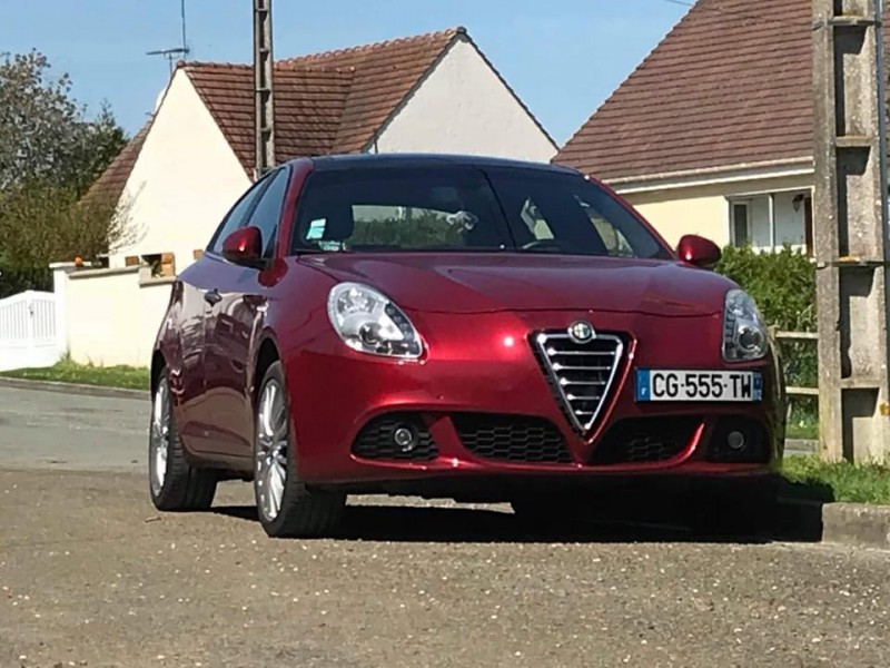 Vol alfa giulietta à Courcelles les gisors cg-555-Tw