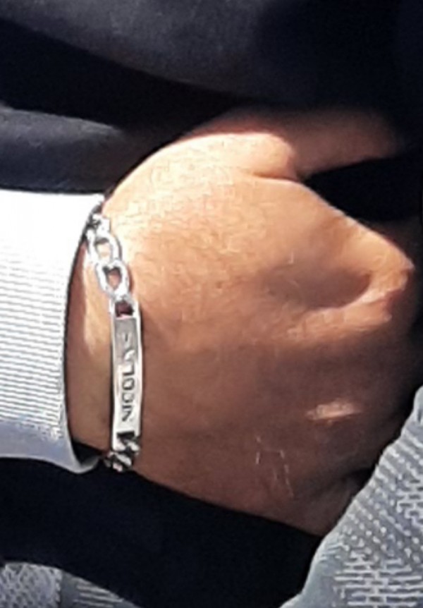 Perte d'une gourmette en argent avec inion "NICOLAS", LA ROCHELLE à la sortie de l'aquarium de la Rochelle